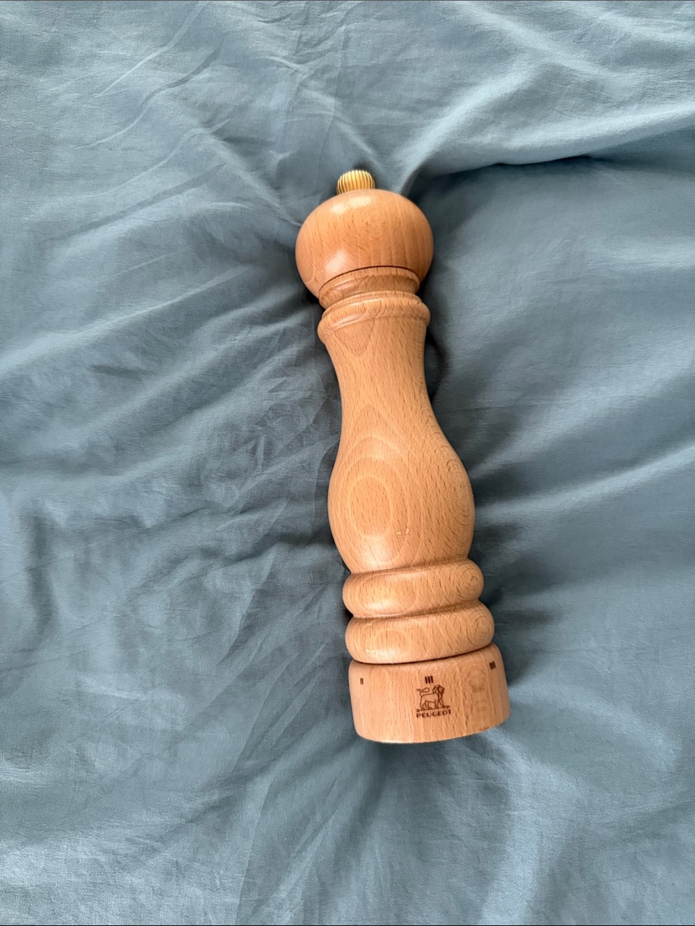 NWOT Peugeot Paris Light Wood Salt/Pepper Grinder